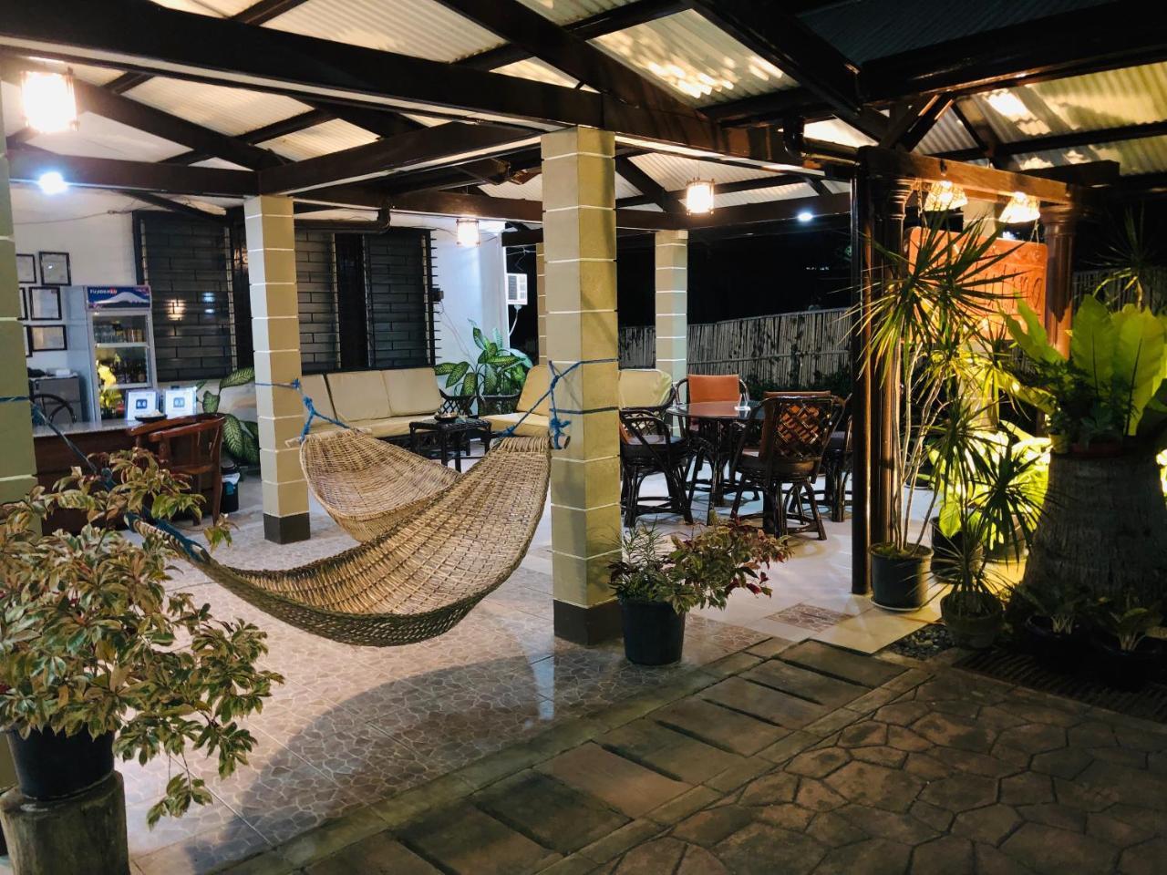 Matutina pensiónne Puerto Princesa Exterior foto