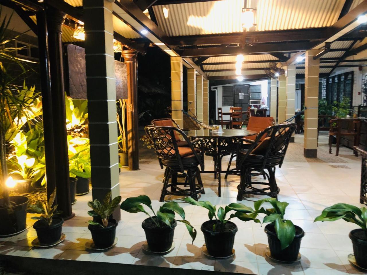 Matutina pensiónne Puerto Princesa Exterior foto